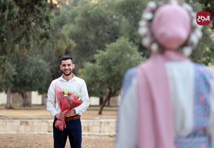 شاب وفتاة يعقدان قرانهما في رحاب المسجد الأقصى
تصوير : أمير عبد ربه