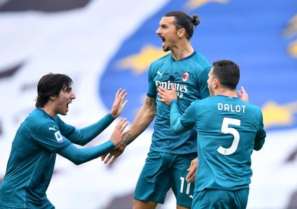 العملاق ابراهيموفيتش يقود ميلان لفوز صعب على أودينيزي