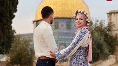 شاب وفتاة يعقدان قرانهما في رحاب المسجد الأقصى
تصوير : أمير عبد ربه