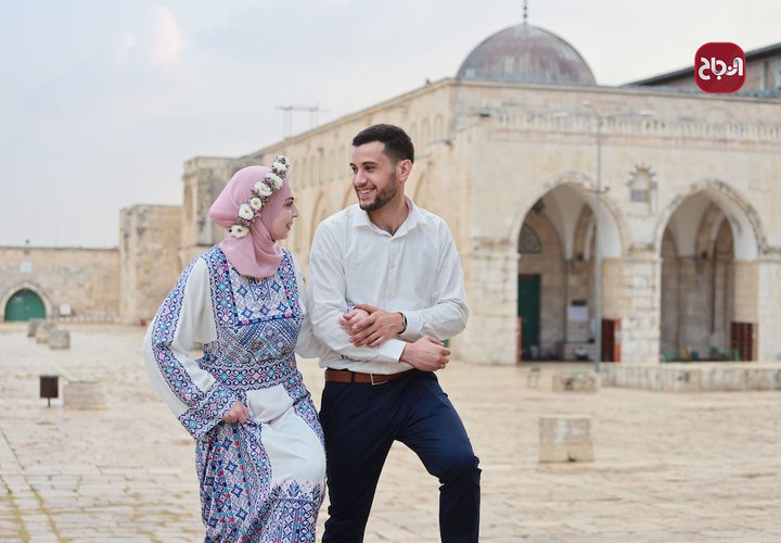 شاب وفتاة يعقدان قرانهما في رحاب المسجد الأقصى
تصوير : أمير عبد ربه