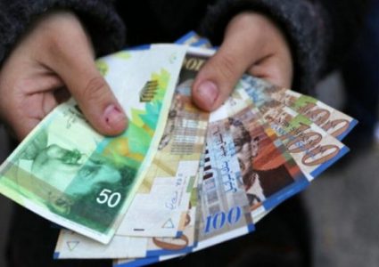 خبير اقتصادي: أموال المقاصة في حسابات وزارة المالية