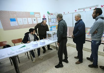 بداية التصويت على التعديلات الدستورية بالجزائر