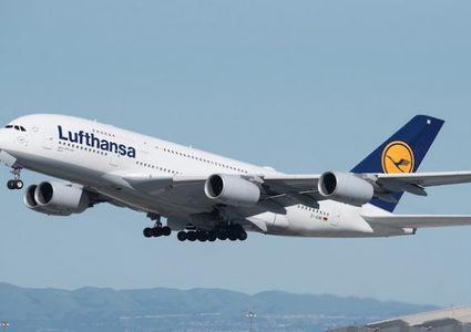 طائرة ألمانية تحلق فوق "إسرائيل" وتهبط في السعودية