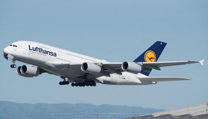 طائرة ألمانية تحلق فوق "إسرائيل" وتهبط في السعودية