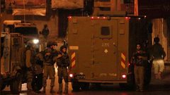 قوات الاحتلال تهدم منزل الأسير خليل دويكات في قرية روجيب