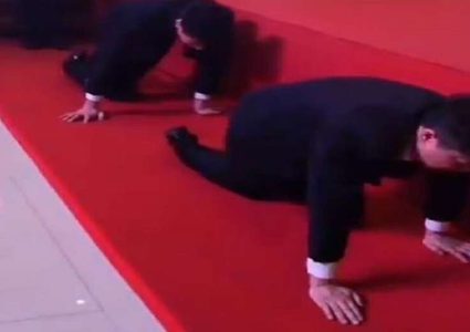 الصين: شركة تأمر موظفيها بصفع أنفسهم !