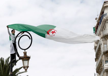 تزامنا مع عيد الاستقلال..الجزائريون يصوتون على تعديل الدستور