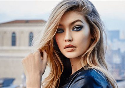 الصورة الأولى لطفل جيجي حديد وزين مالك