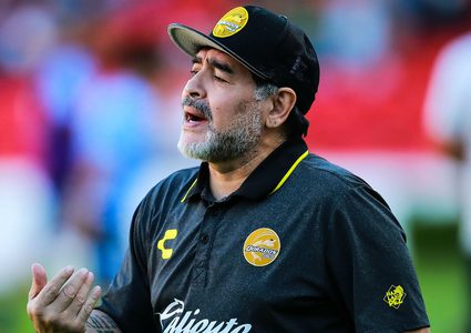 تدهور الوضع الصحي للمدرب الأرجنتيني مارادونا