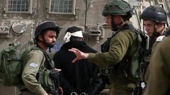 الاحتلال يعتقل مواطنا جنوب نابلس