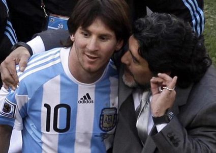 ميسي يوجه رسالة دعم لمارادونا بعد استئصاله لورم في المخ