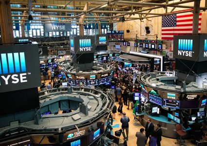 البورصة الأمريكية تغلق على مكاسب قوية في يوم الانتخابات