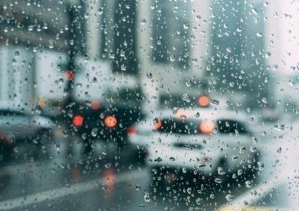 الطقس: أمطار وانخفاض على درجات الحرارة