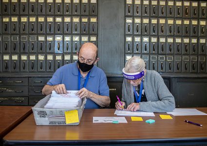 هيئة البريد الأمريكية تكشف عدم تمكنها من فحص جميع مراكزها