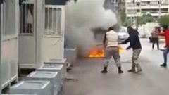 مواطن لبناني يحرق نفسه أمام مركز للضمان الاجتماعي