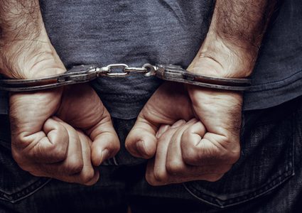 الكويت.. القبض على طبيب مصري حاول قتل زوجته دهسا !