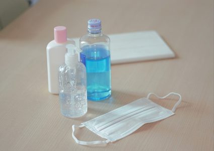 أبرز الآثار الجانبية لاستخدام المطهرات وأقنعة الوجه