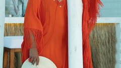 الفنانة ليلى علوي تكشف طريقتها لحفظ الملابس