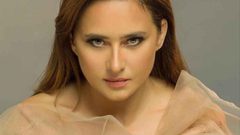 نيللي كريم تخضع لعملية جراحية لإزالة ورم من وجهها