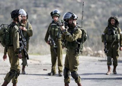 اصابة شاب برصاص الاحتلال قرب مخيم الفوار جنوب الخليل