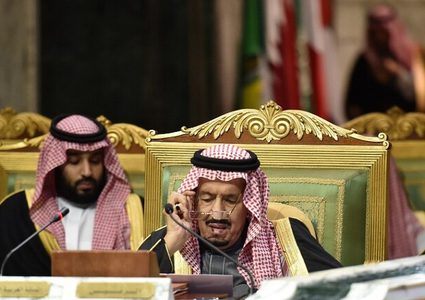 العاهل السعودي وولي عهده يهنئان بايدن بفوزه في الانتخابات