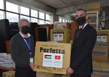 "وزارة الخارجية" تتسلم معونات طبية من جمهورية فيتنام