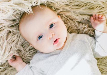 دراسة: الرضاعة الطبيعية تقلل من "المشاكل السلوكية" للطفل