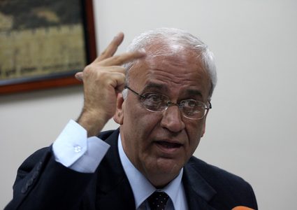 الرئيس عباس يتلقى اتصالات تعزية بوفاة د.عريقات