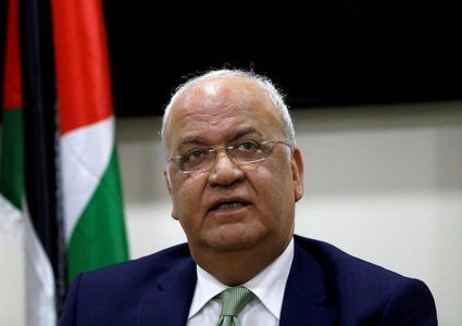 زملط: برحيل عريقات العالم فقد رمزاً للسلام