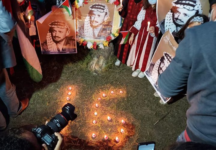أشبال وزهرات فتح في غزة يوقدون الشموع في ذكرى استشهاد أبو عمار
