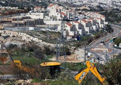 الاحتلال "يشرعن" بناء 1700 وحدة استيطانية بالضفة