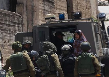 اعتقالات ومداهمات بالضفة