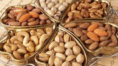 دراسة تكشف فائدة جديدة لإكثار الرجال من تناول المكسرات