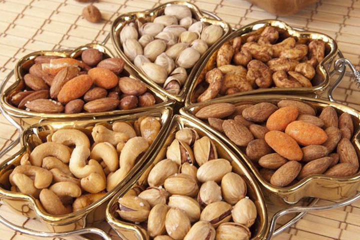 دراسة تكشف فائدة جديدة لإكثار الرجال من تناول المكسرات
