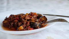 المسقعة باللحمة المفرومة