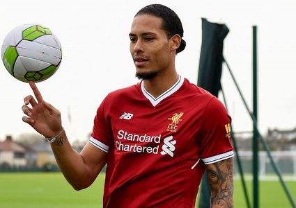 الريال ينافس برشلونة وليفربول على شبيه فان دايك