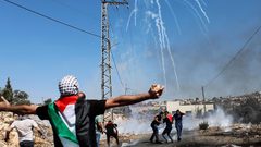 قوات الاحتلال تقمع مسيرة كفر قدوم الأسبوعية