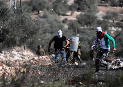 قوات الاحتلال تقمع مسيرة كفر قدوم الأسبوعية