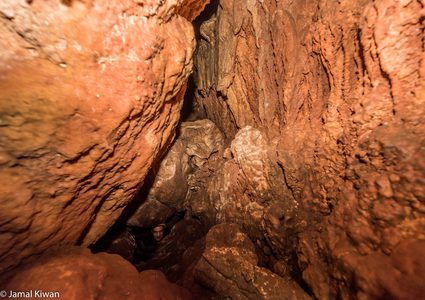 مغارة فسوطة .. تكتلات كلسية ومناظر ساحرة