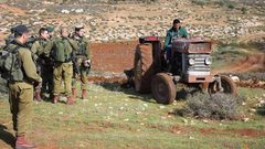 الاحتلال يستولي على جرار زراعي شرق بيت لحم