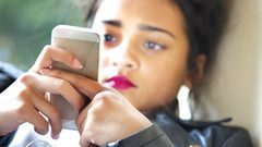 ما علاقة الاكتئاب باستخدام الهواتف الذكية؟