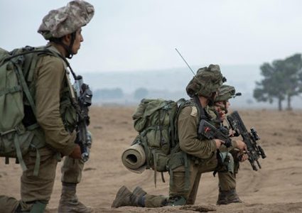 الاحتلال يخطر عائلات بالإخلاء لإجراء تدريبات عسكرية