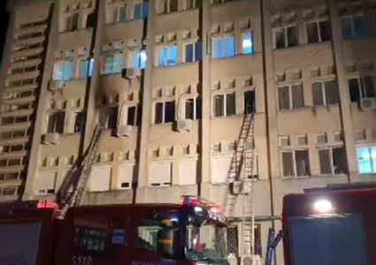 مقتل 10 أشخاص أثناء حريق في مستشفى للمصابين بكورونا في رومانيا