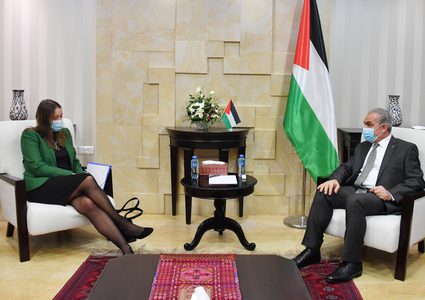 اشتية يشيد بأهمية المساعدات السويدية لفلسطين