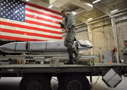 تقارير: البنتاغون يثير التكهنات حول سيناريوهين بأفغانستان وإيران