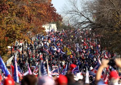 ترامب يشيد بالمسيرات الداعمة والمناصرة له في واشنطن