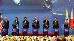 بدعم من الصين 15 دولة آسيوية توقع اتفاقية تجارية ضخمة