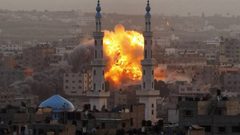 مسؤولون "إسرائيليون" يهددون قطاع غزة