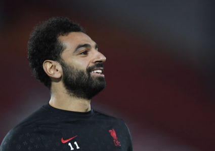 حقيقة صورة محمد صلاح على "شواطئ الجونة"