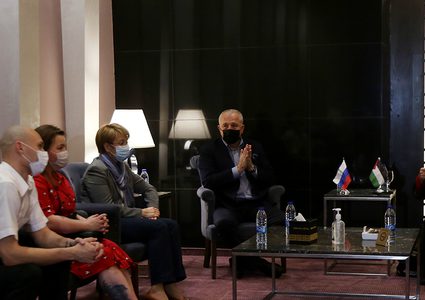 فلسطين تستقبل وفدا طبيا روسيا متخصصا بعلاج مرضى فيروس كورونا